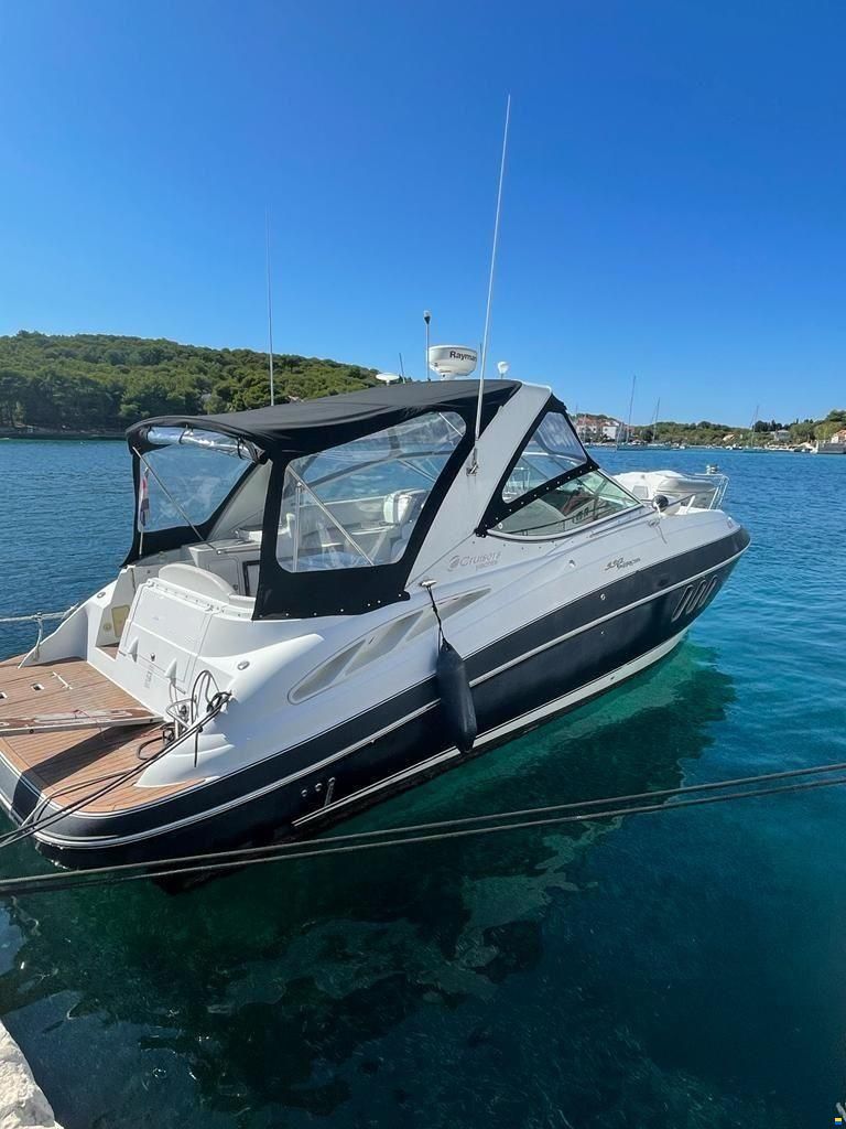 Cruisers 330