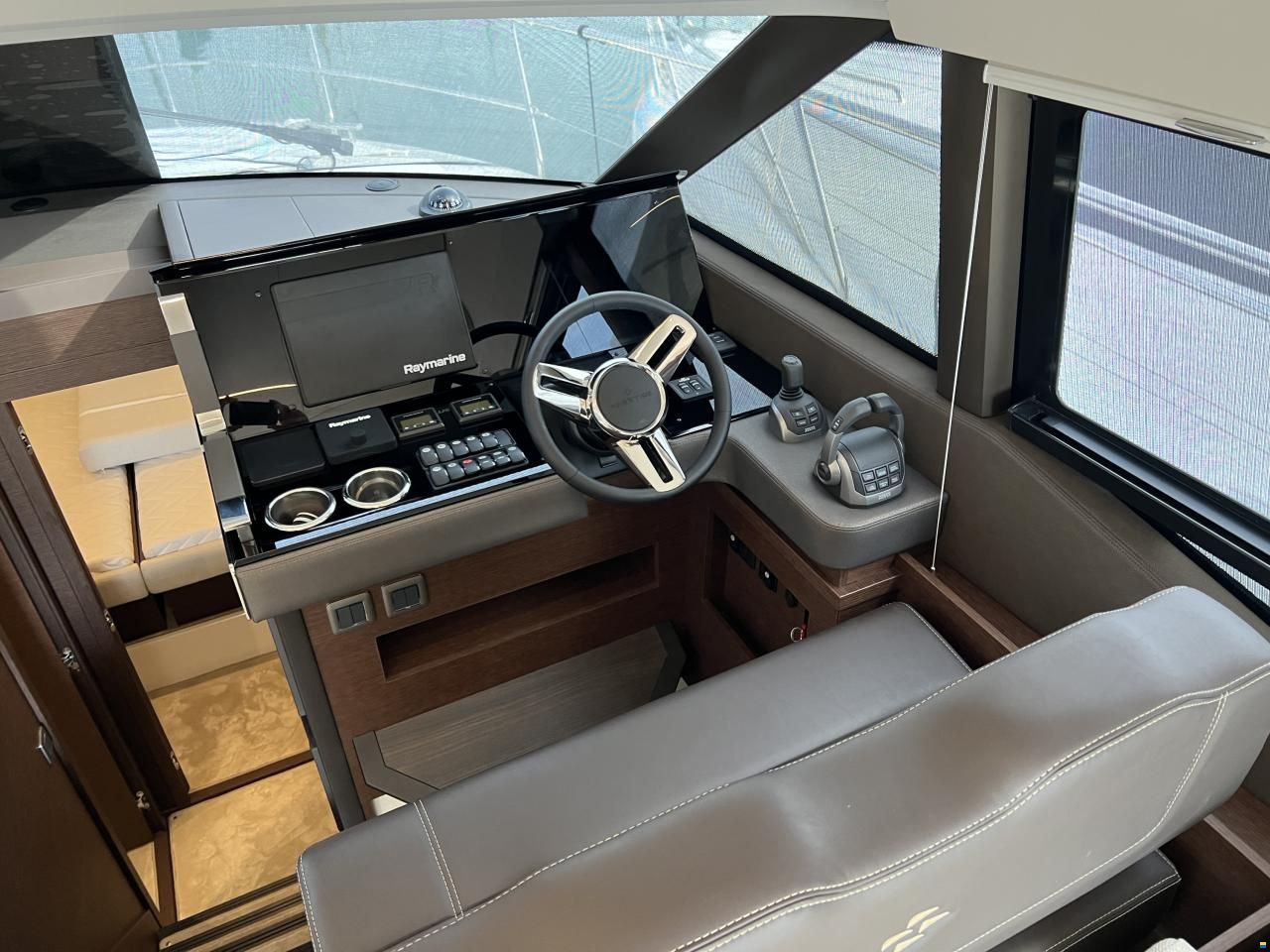 Prestige 460