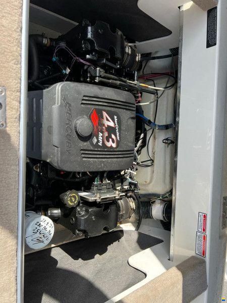 Sea Ray 220 SSE