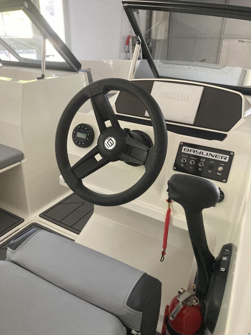Bayliner M17
