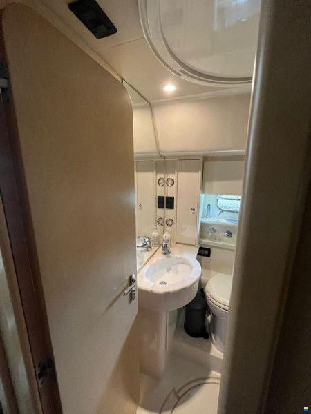 Ferretti 530