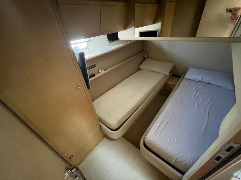 Ferretti 530