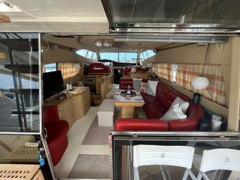 Ferretti 530