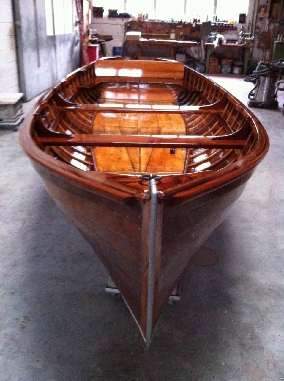 A. Mostes Holzboot