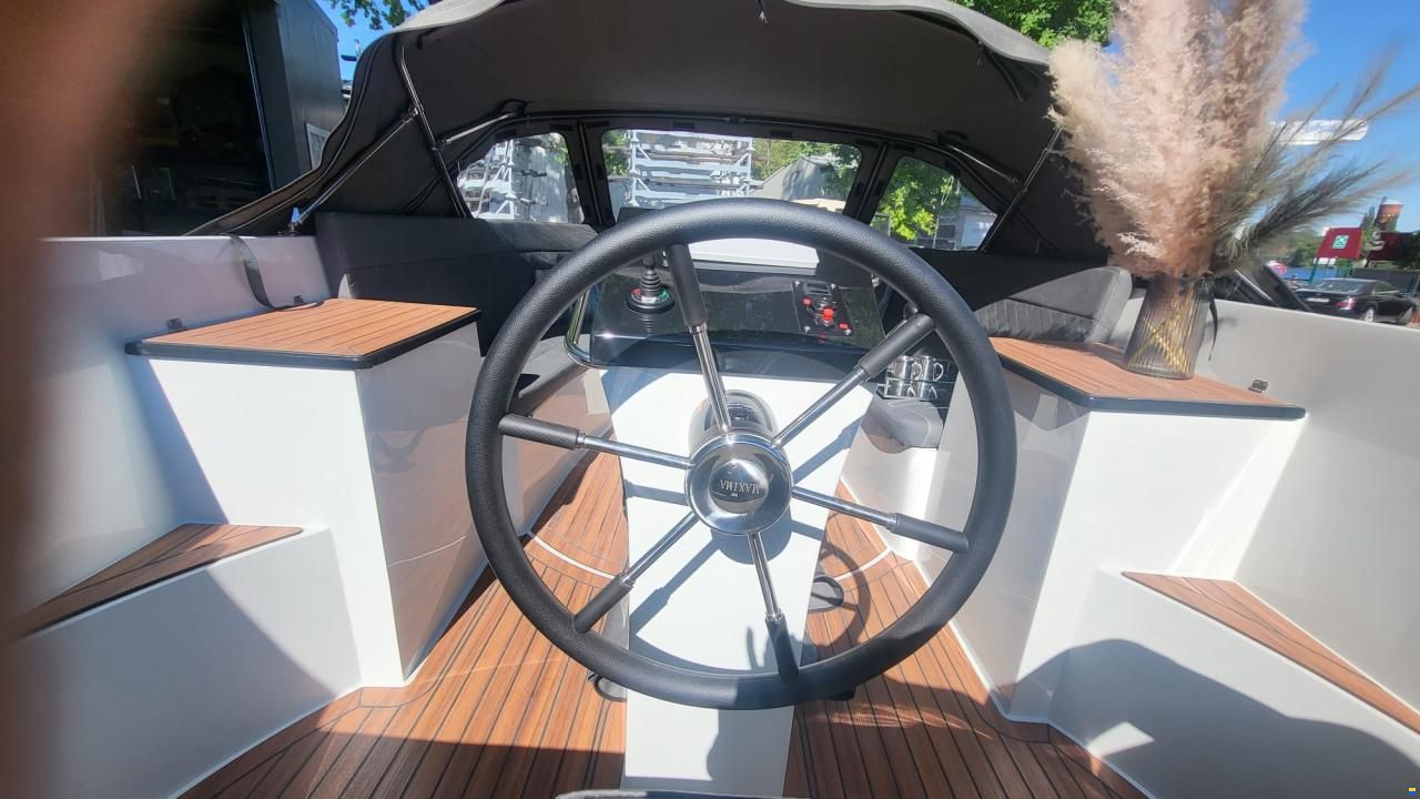 Maxima 730