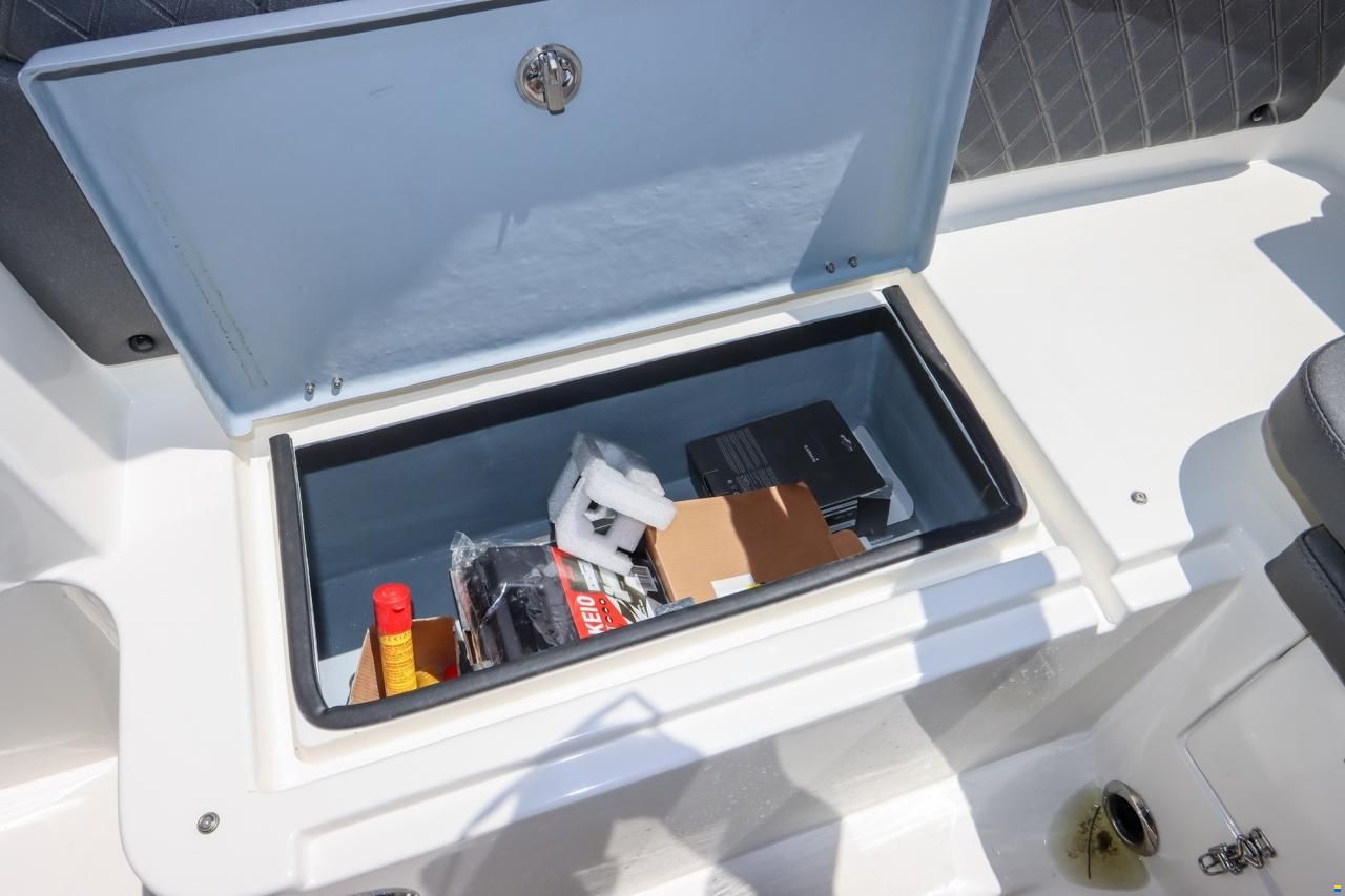 Karel Ionian Sun 680