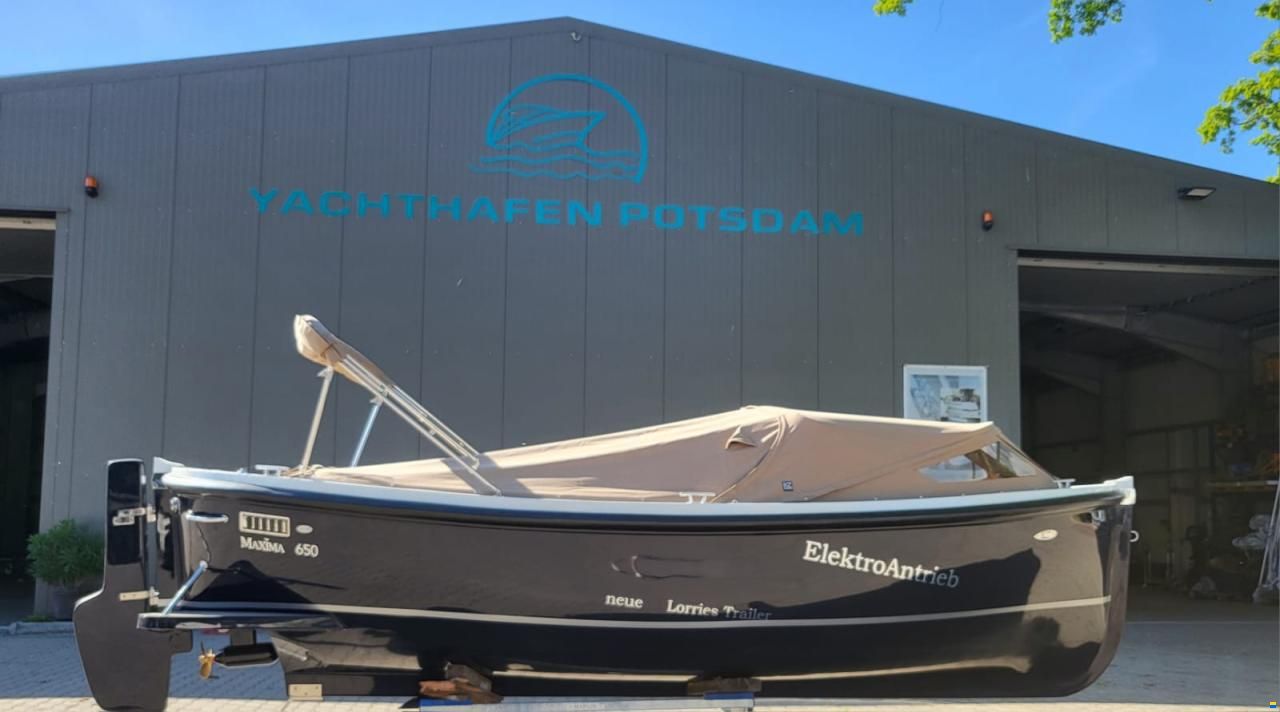 Maxima 650 lounge