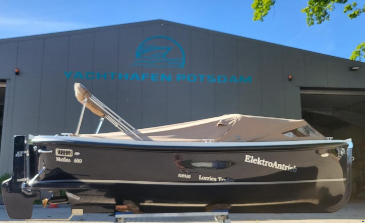 Maxima 650 lounge