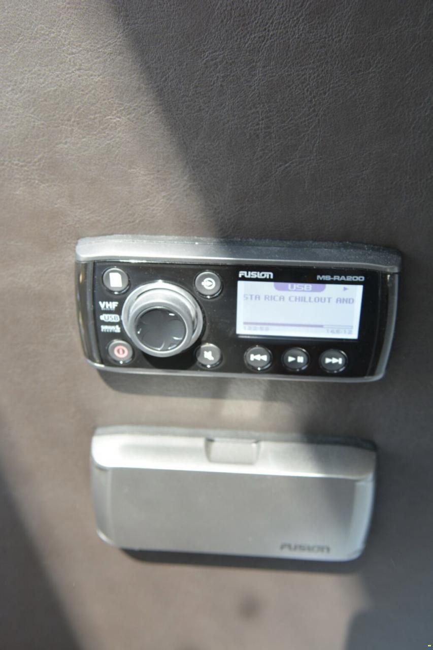 Cranchi Endurance 30