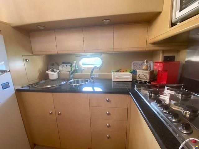Ferretti 530