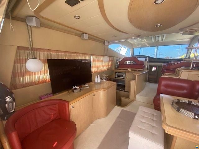 Ferretti 530