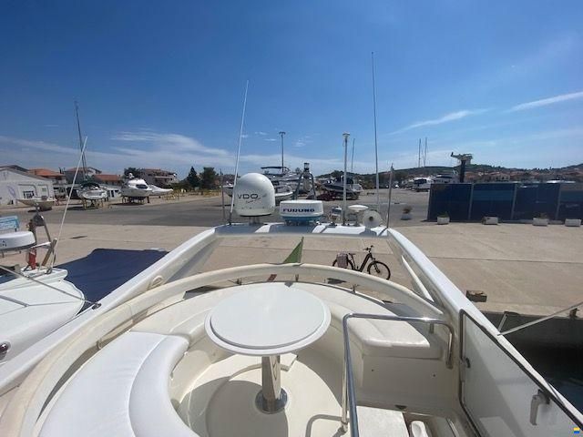 Ferretti 530