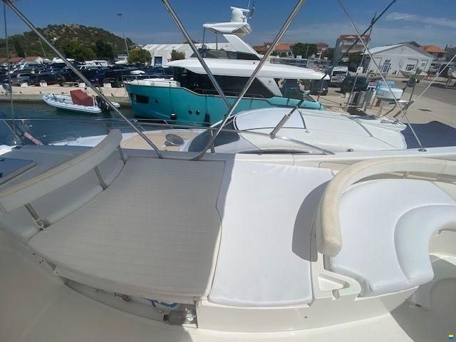 Ferretti 530