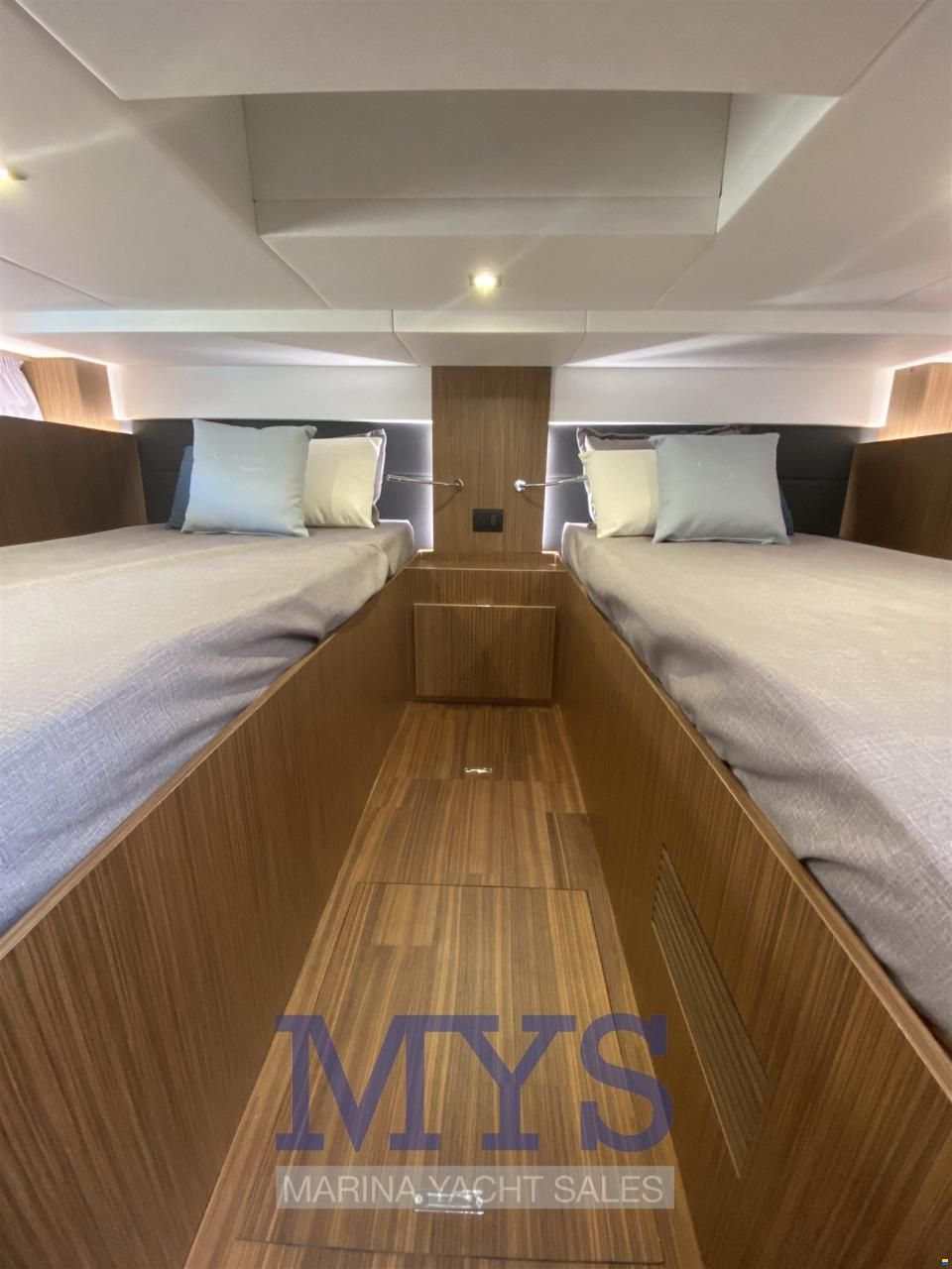 Cayman 400 WA