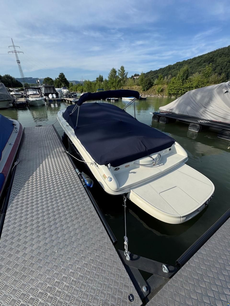 Sea Ray 240 Overnighter