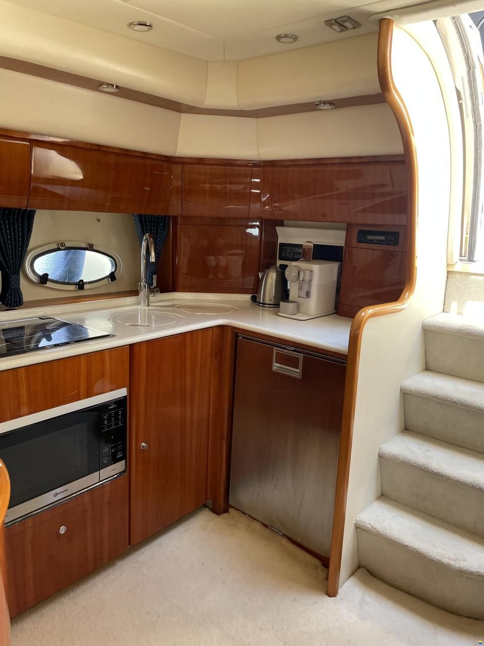 Princess V42