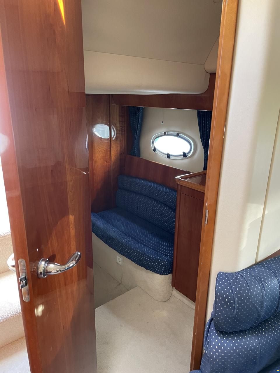 Princess V42