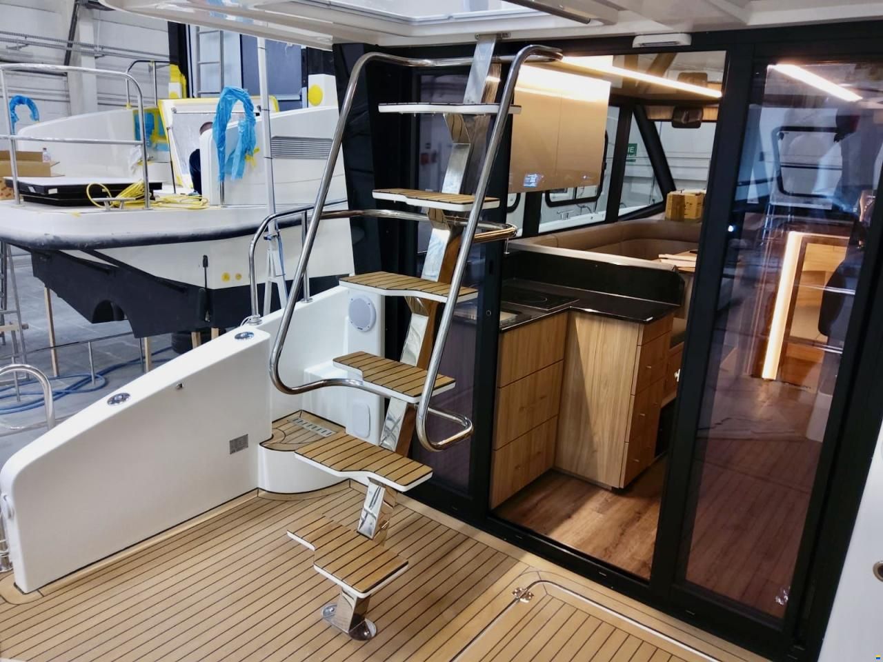 Cobra Futura 36 Fly