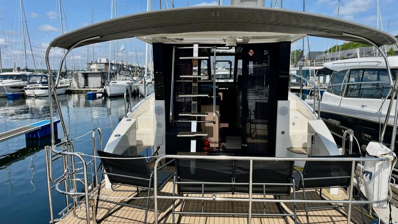 Cobra Futura 36 Fly