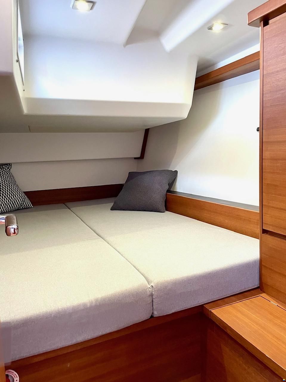 Solaris 44