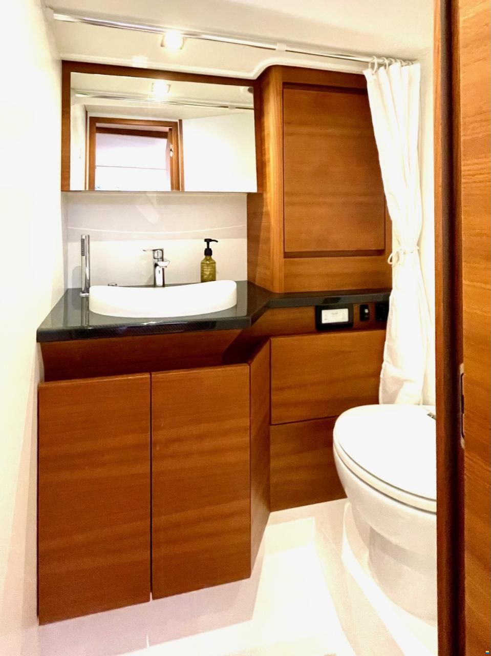 Solaris 44