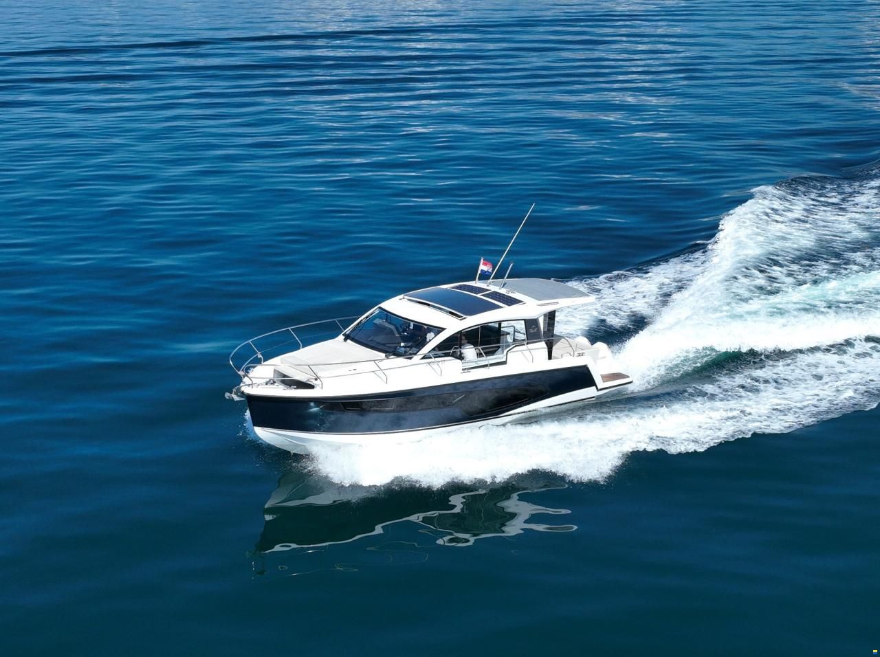Sealine C335v