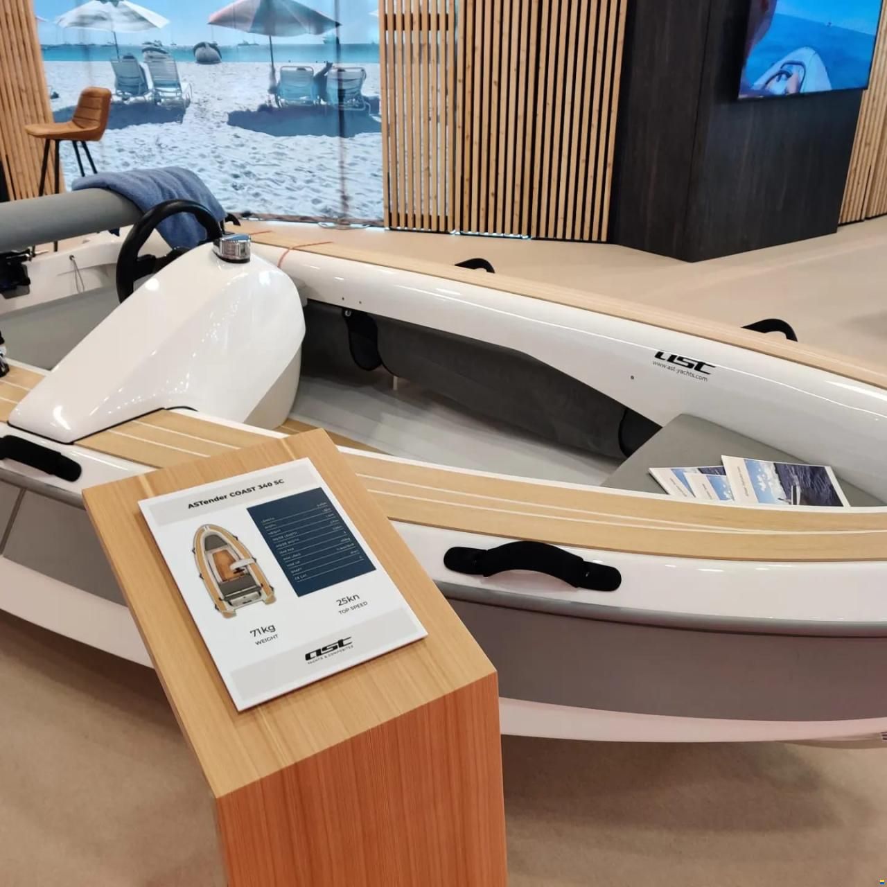 2023 AST Yachts & Composites Coast 340 side console, EUR 43.975,-