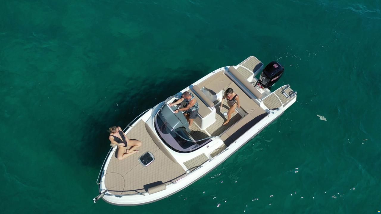 Karel Ionian Sun 600