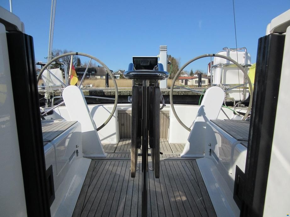 Hanse 348