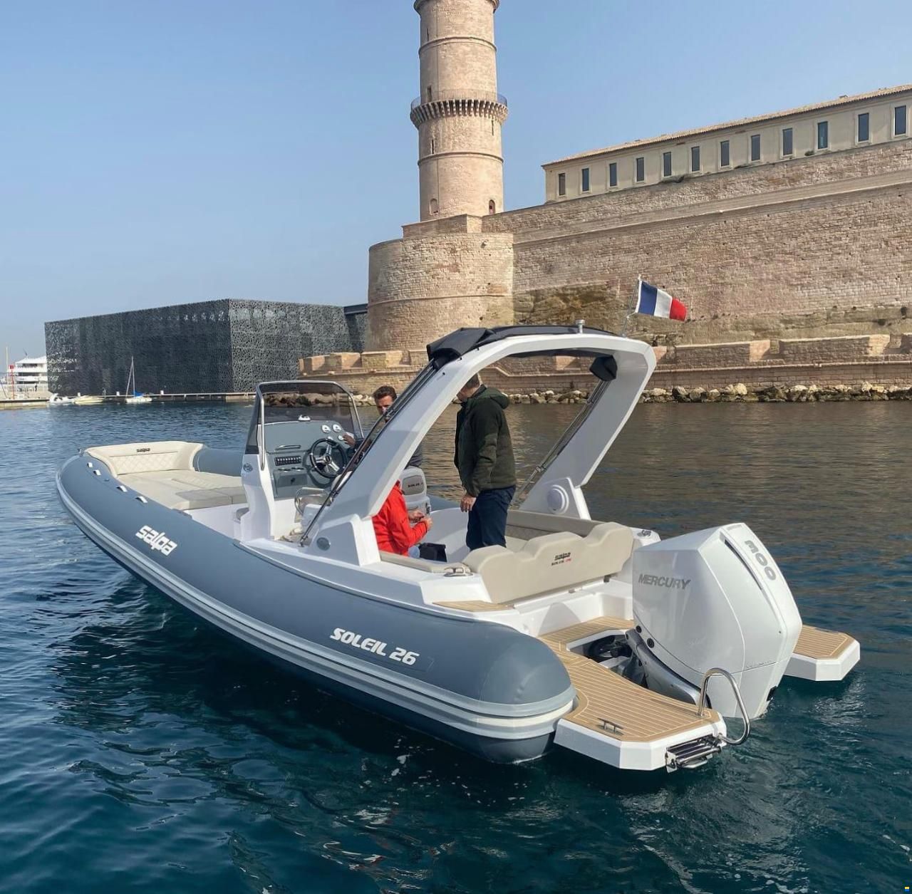 Salpa Soleil 26 + Honda BF200