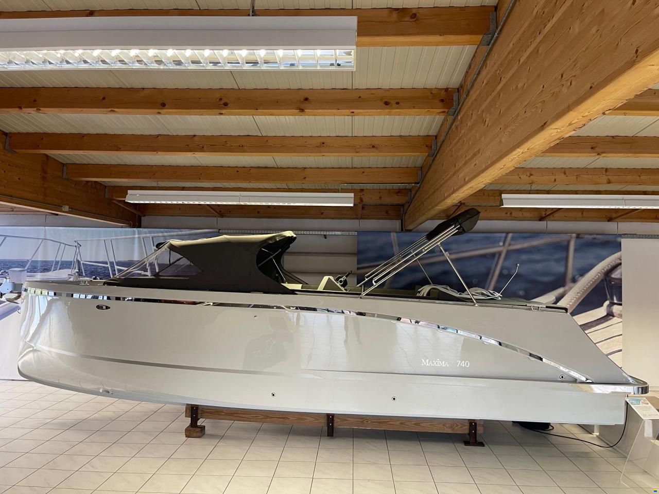 Maxima 740