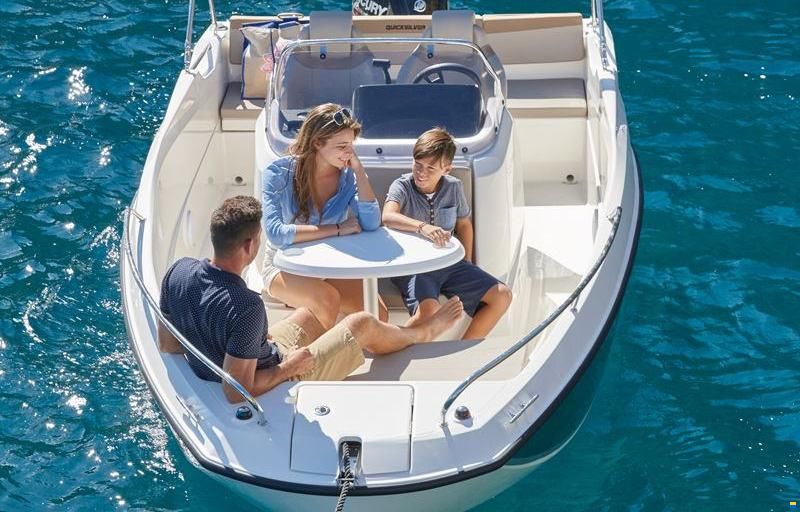Quicksilver Activ 555 Open