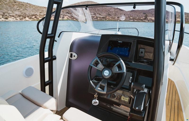Quicksilver Activ 705 Open