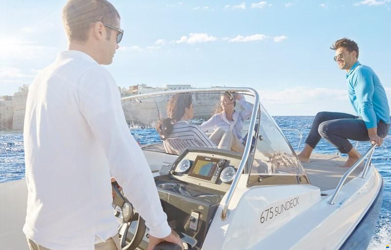 Quicksilver Activ 675 Sundeck