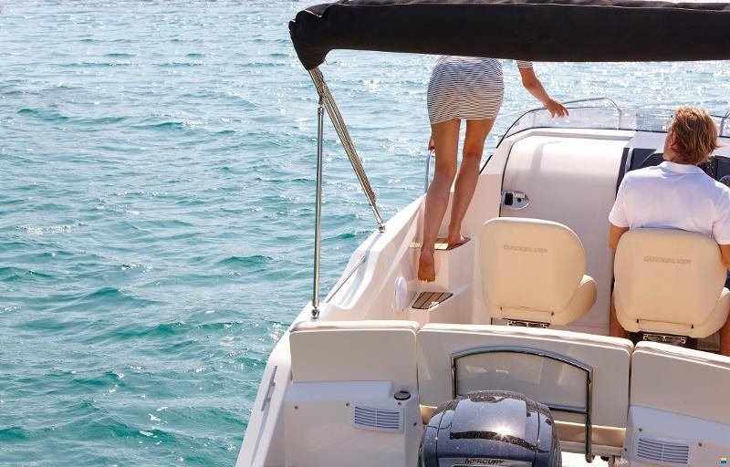 Quicksilver Activ 555 Cabin