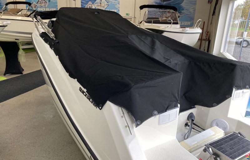 Quicksilver Activ 555 Cabin