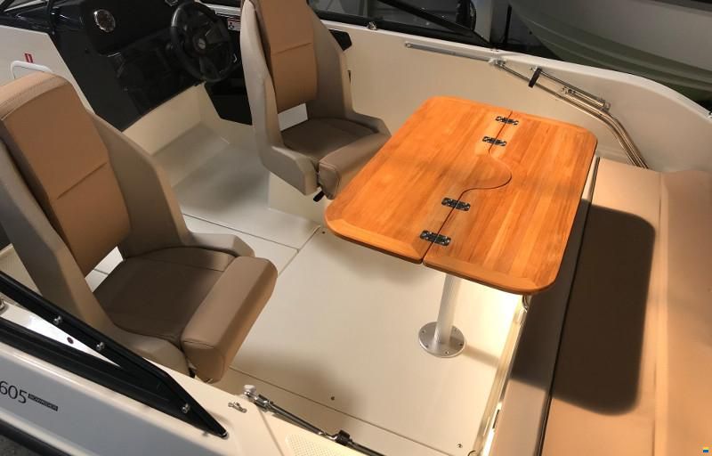 Quicksilver Activ 605 Bowrider