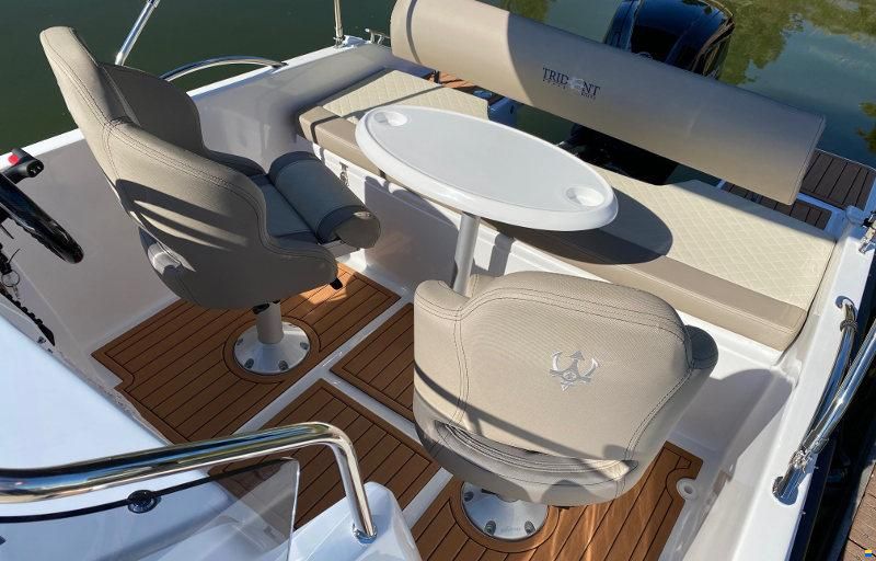Trident 530 Sundeck