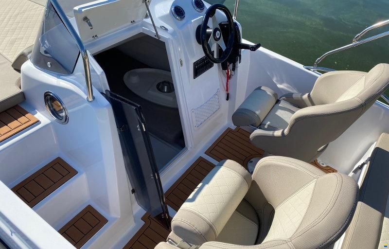 Trident 530 Sundeck