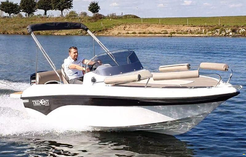 Trident 530 Sundeck