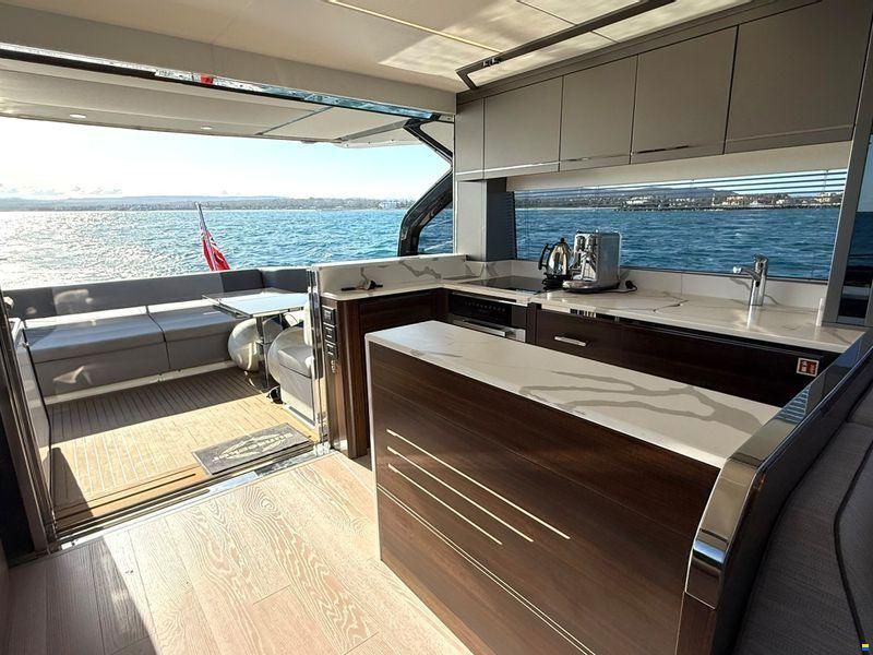 Sunseeker 65 Sport Yacht
