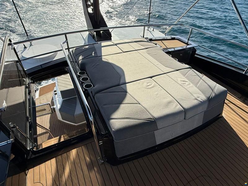 Sunseeker 65 Sport Yacht