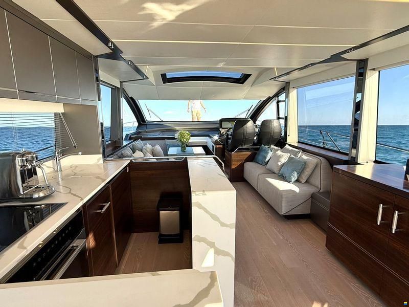 Sunseeker 65 Sport Yacht