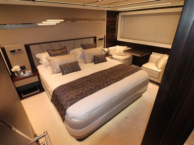 Sunseeker 65 Sport Yacht