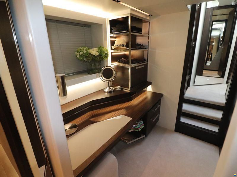 Sunseeker 65 Sport Yacht