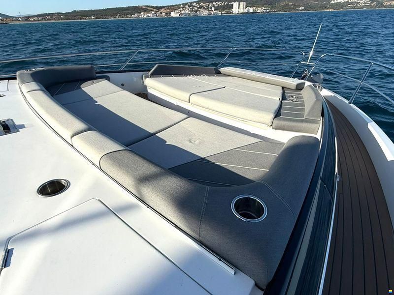 Sunseeker 65 Sport Yacht