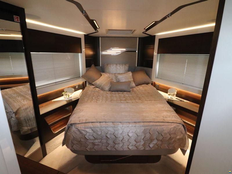 Sunseeker 65 Sport Yacht