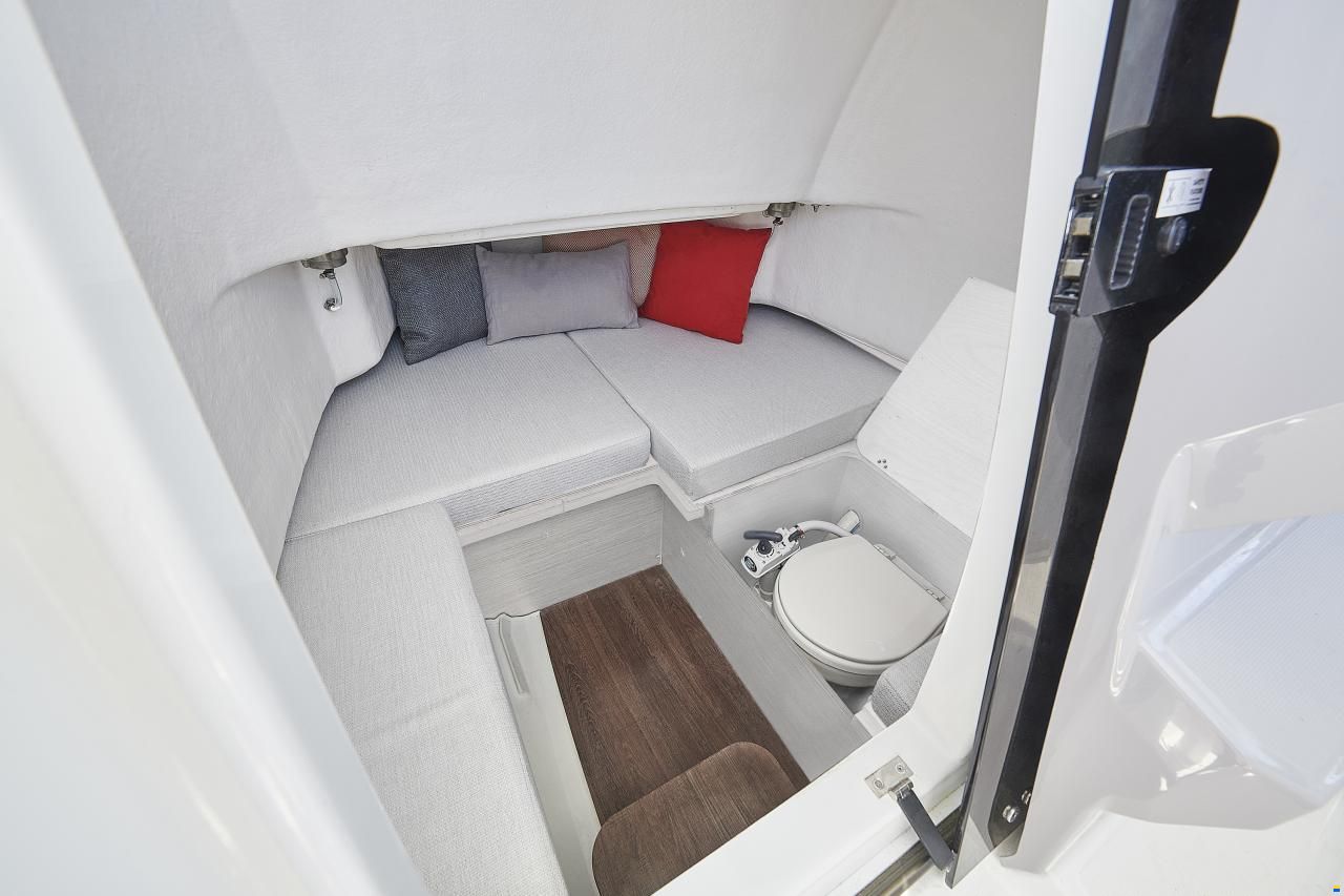 Jeanneau Cap Camarat 7.5 CC inkl. Mercury 3.4l V6