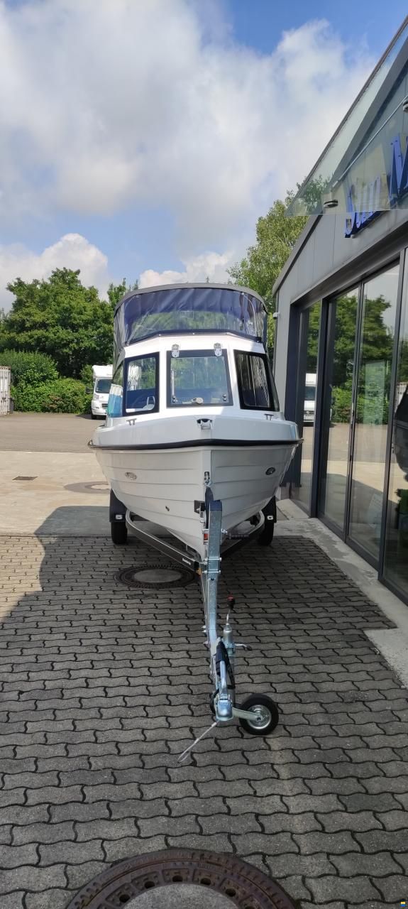 Coastliner 474 Cuddy