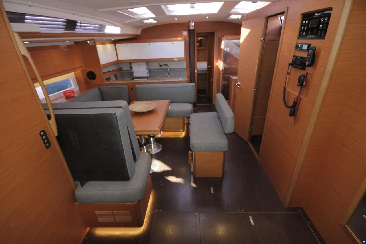 Dufour 530